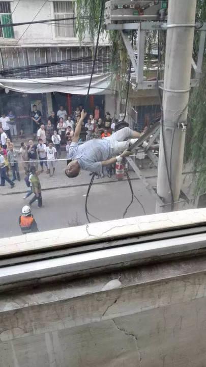 触高压线农机手身亡,触高压线视频